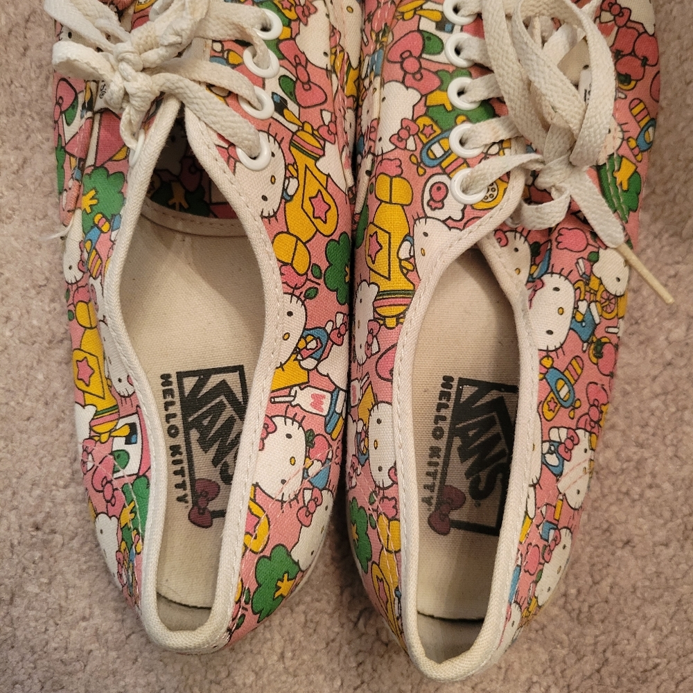 Hello Kitty Vans - Picture 5 of 7
